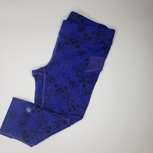 Athleta blue purple capri legging in size small